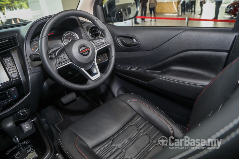 Nissan Navara D23 Facelift (2021) Interior