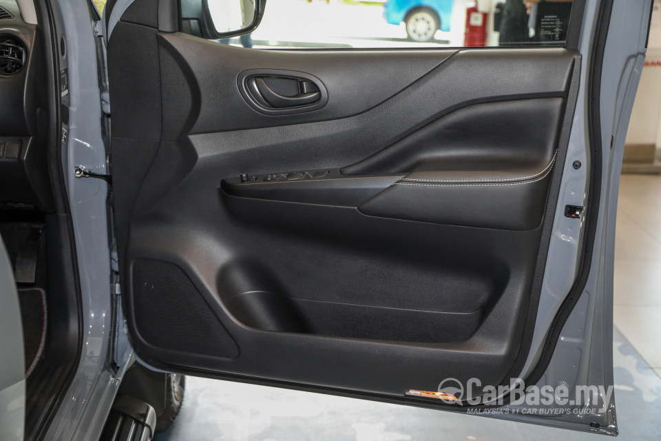 Nissan Navara D23 Facelift (2021) Interior