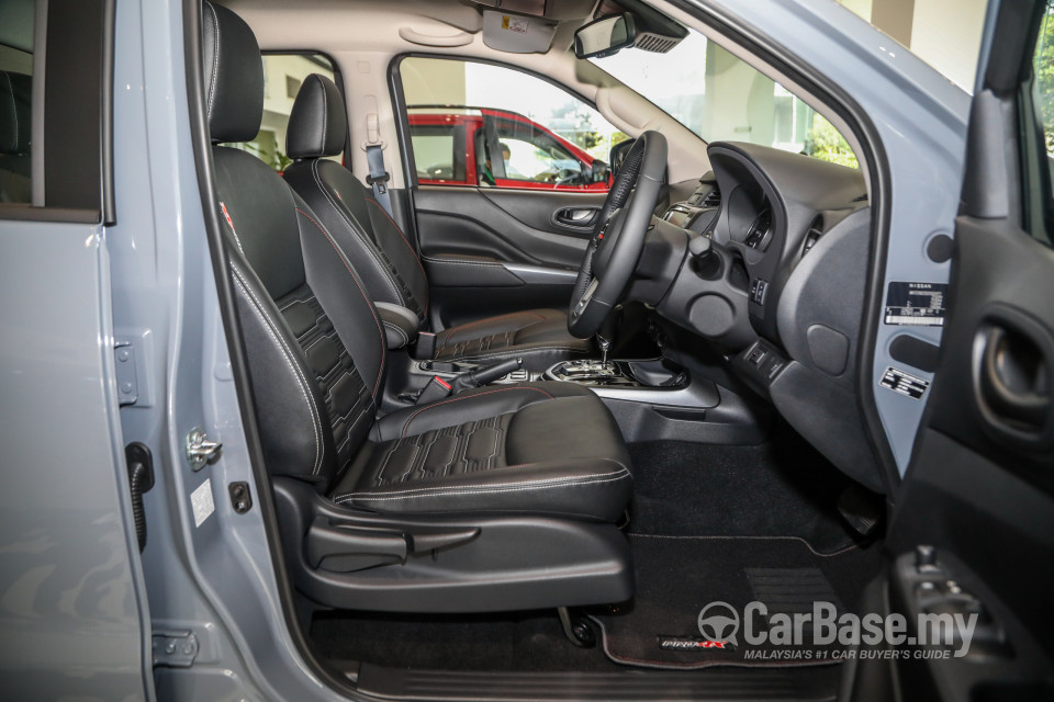 Nissan Navara D23 Facelift (2021) Interior