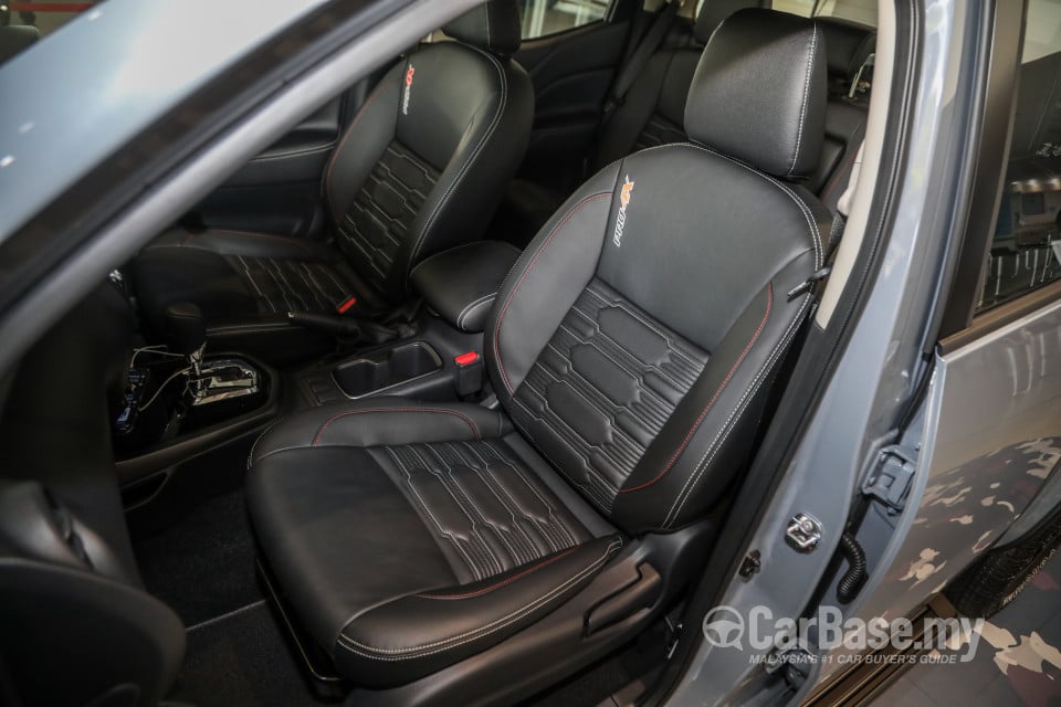 Nissan Navara D23 Facelift (2021) Interior
