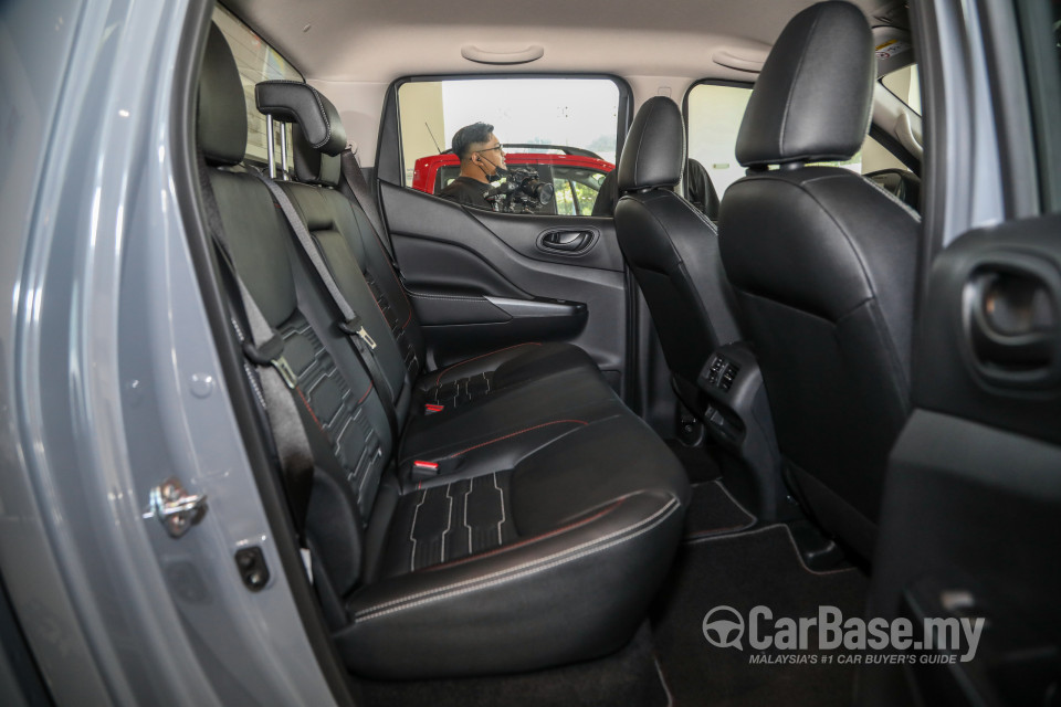 Nissan Navara D23 Facelift (2021) Interior
