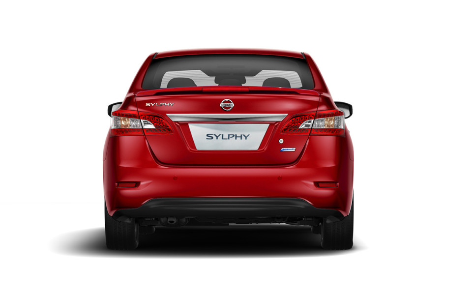 Nissan Sylphy B17 (2014) Exterior