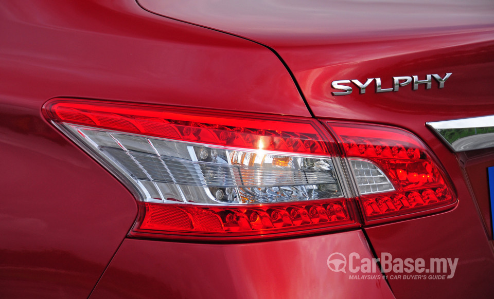 Nissan Sylphy B17 (2014) Exterior