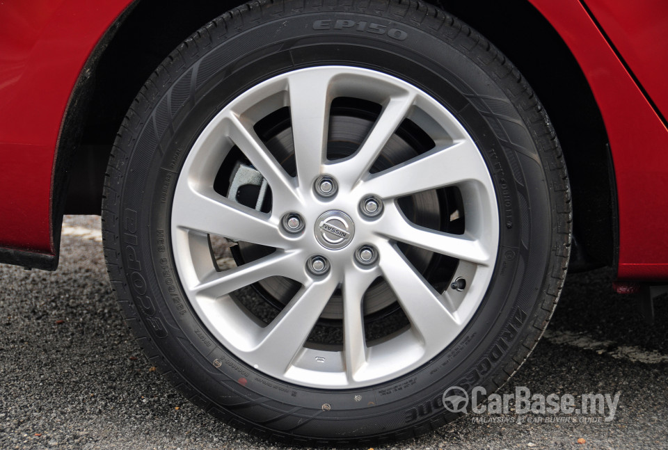 Nissan Sylphy B17 (2014) Exterior