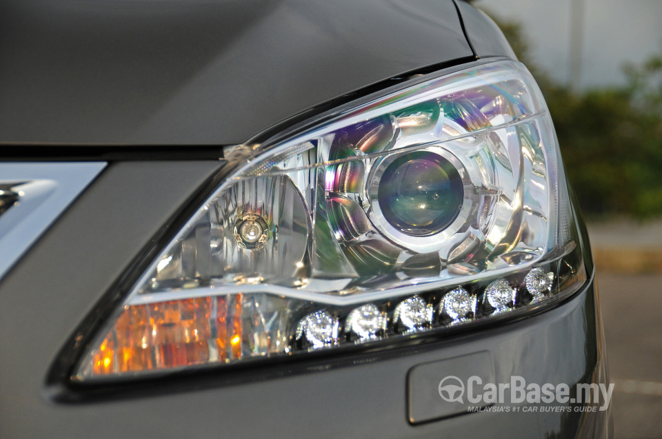 Nissan Sylphy B17 (2014) Exterior