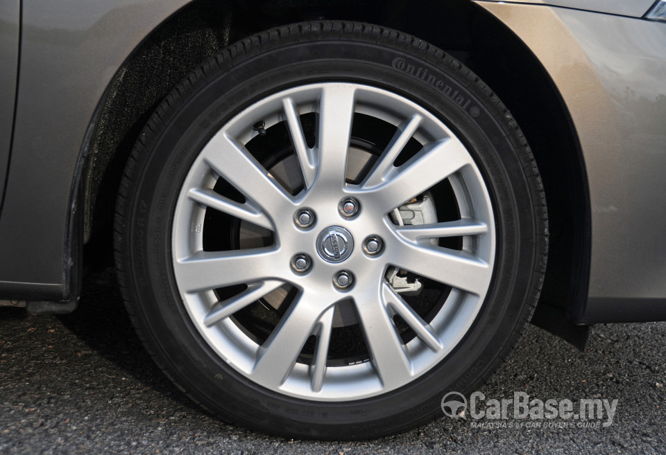 Nissan Sylphy B17 (2014) Exterior