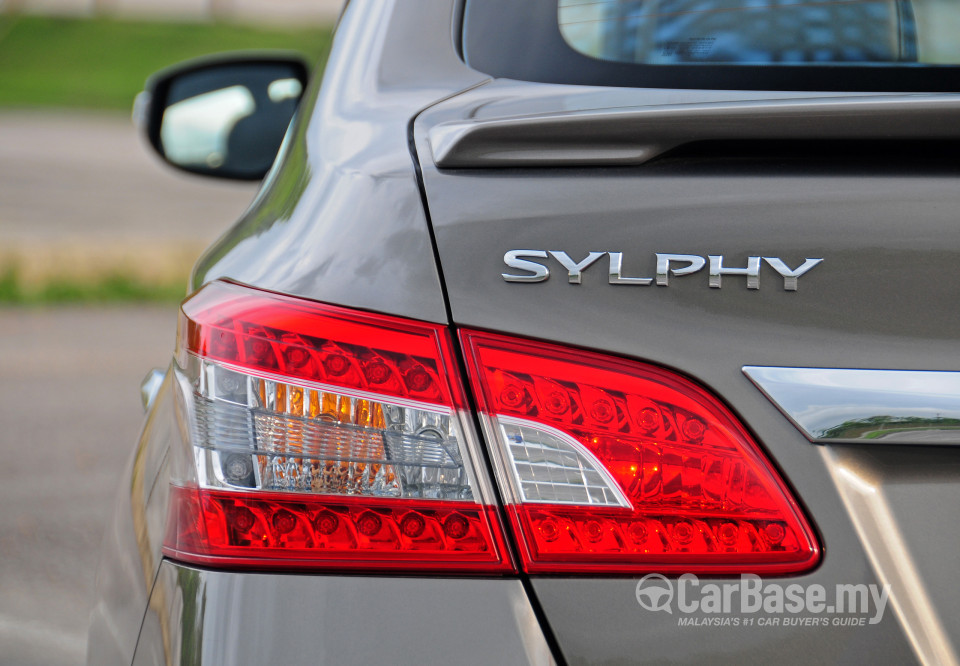 Nissan Sylphy B17 (2014) Exterior