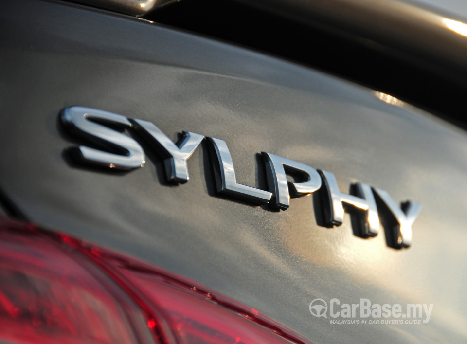 Nissan Sylphy B17 (2014) Exterior