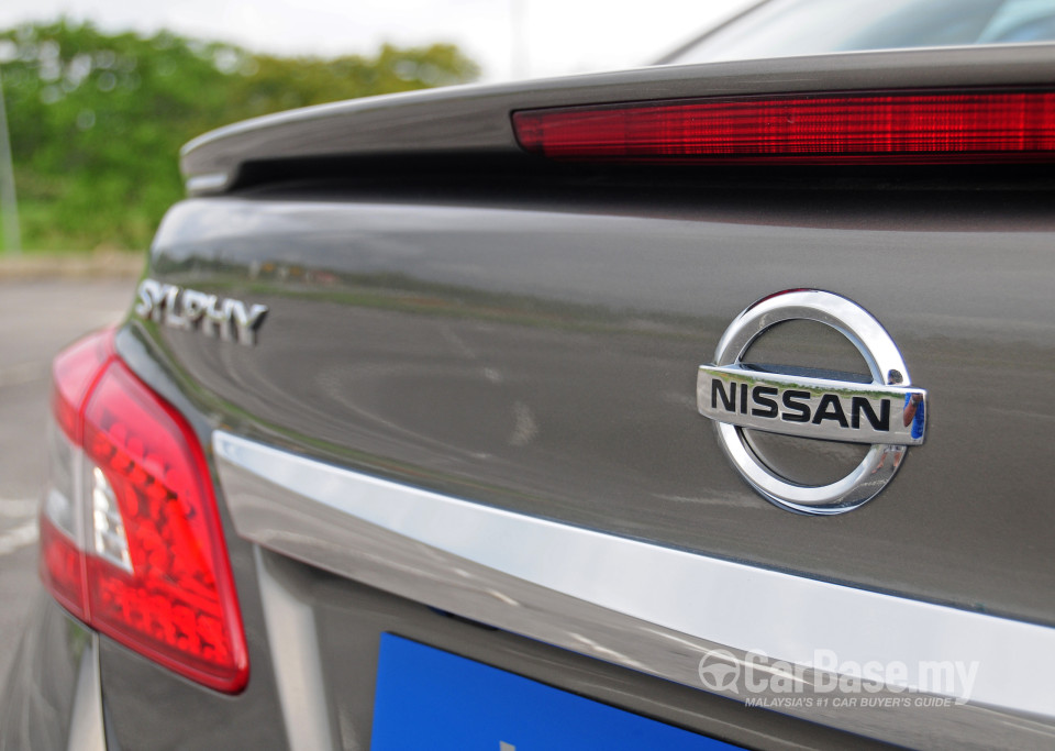 Nissan Sylphy B17 (2014) Exterior