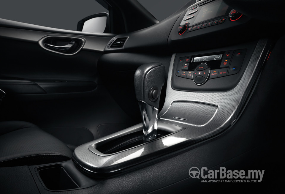 Nissan Sylphy B17 (2014) Interior