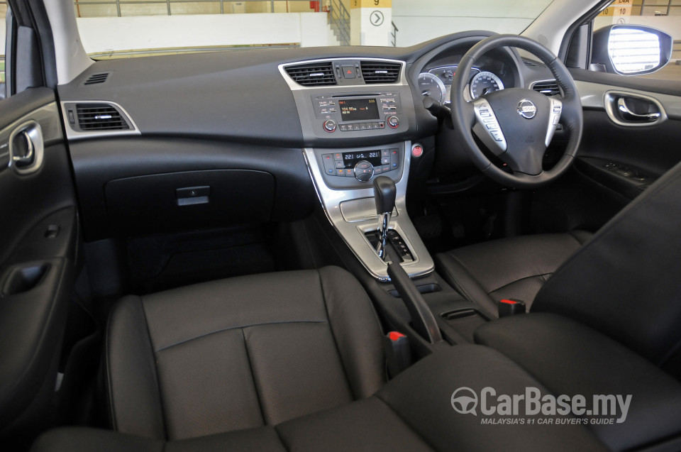 Nissan Sylphy B17 (2014) Interior