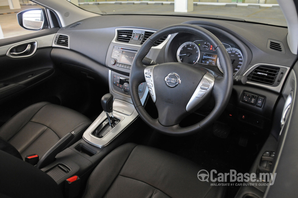 Nissan Sylphy B17 (2014) Interior