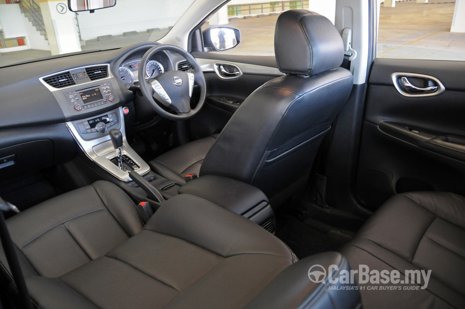 Nissan Sylphy B17 (2014) Interior