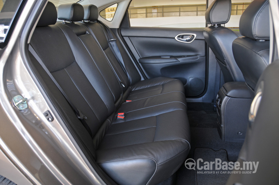 Nissan Sylphy B17 (2014) Interior