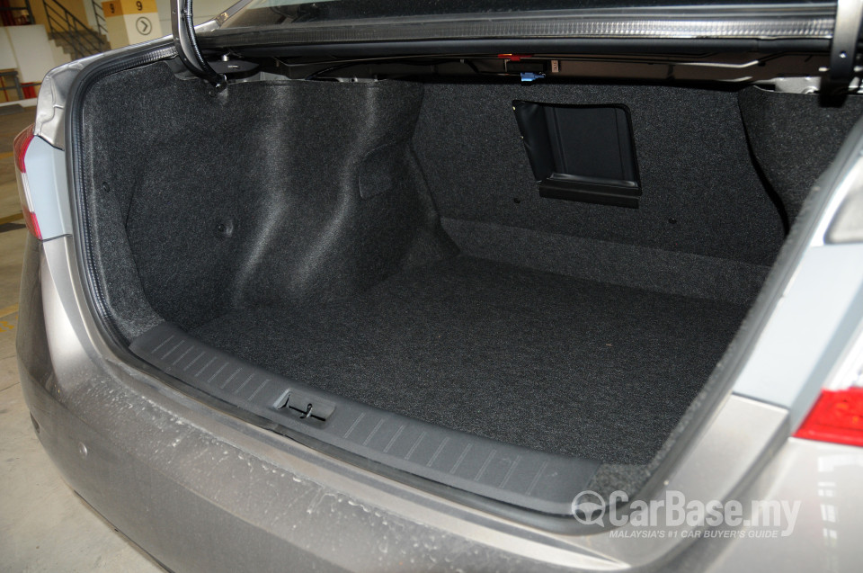 Nissan Sylphy B17 (2014) Interior