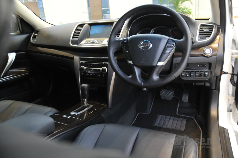 Nissan Navara D23 Facelift (2021) Interior