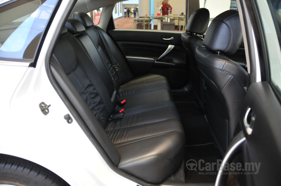 Chevrolet Cruze J300 (2012) Interior