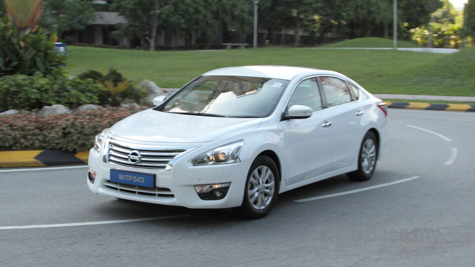 Nissan Almera N17 Facelift (2015) Exterior