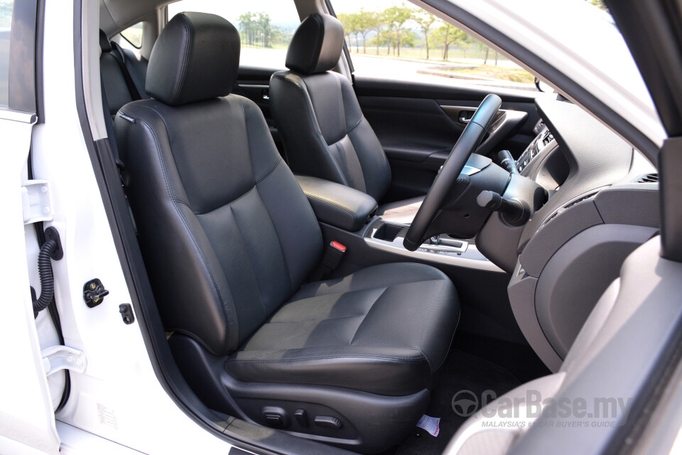 Toyota C-HR Mk1 (2018) Interior