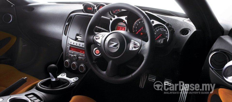 Nissan 370Z Coupe Z34 (2009) Interior