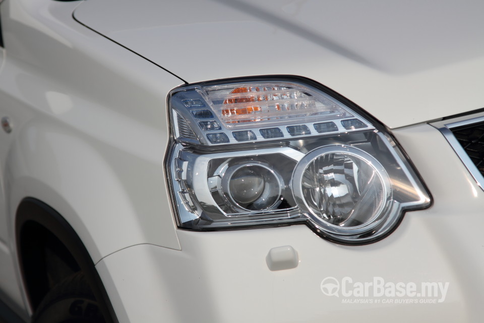 Nissan X-Trail Mk2 Facelift (2013) Exterior