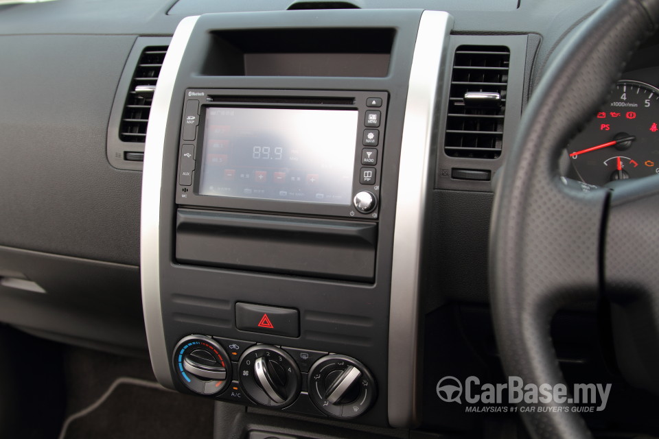 Nissan X-Trail Mk2 Facelift (2013) Interior
