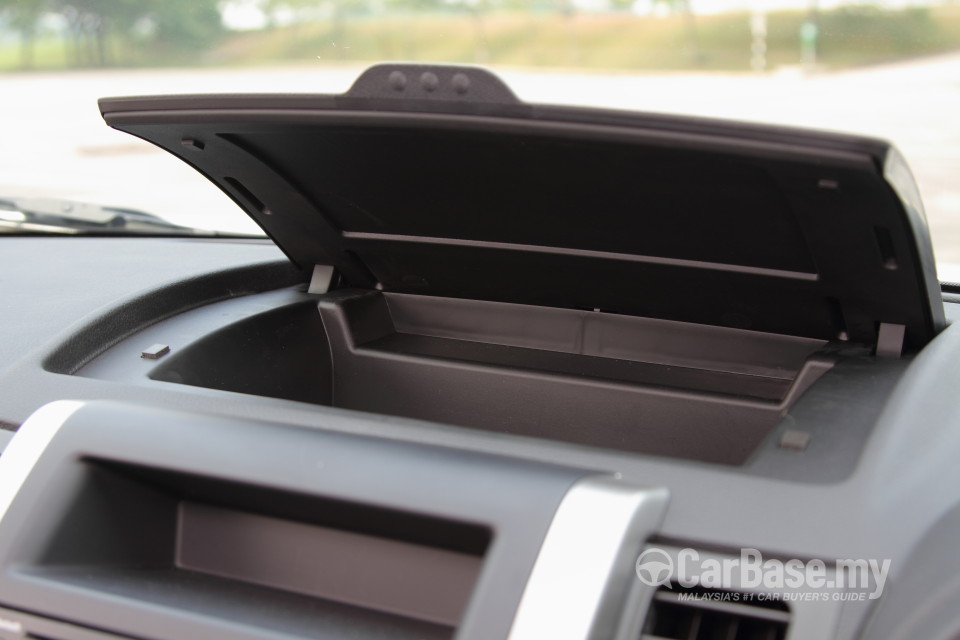 Nissan X-Trail Mk2 Facelift (2013) Interior
