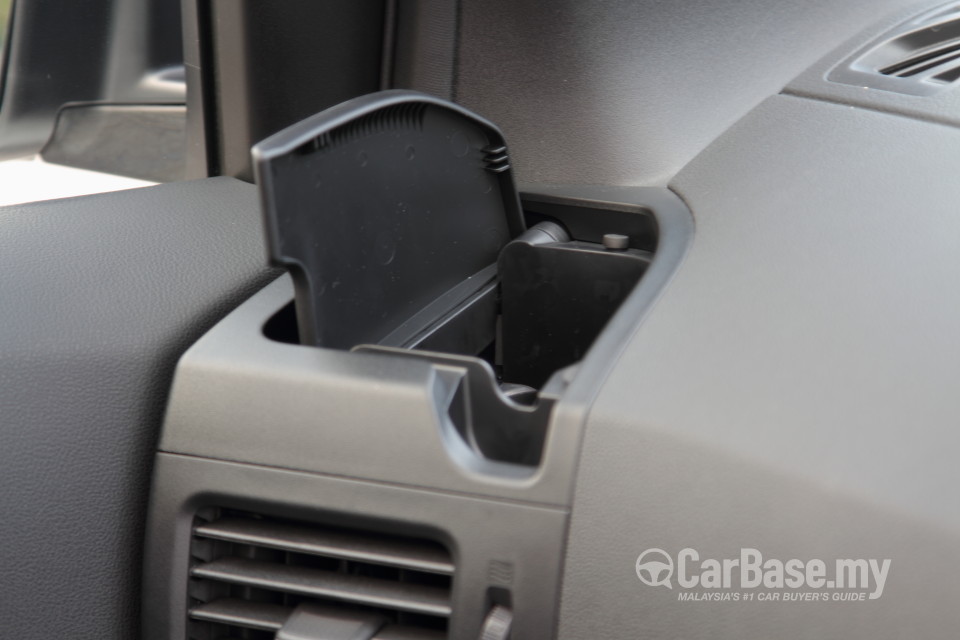 Nissan X-Trail Mk2 Facelift (2013) Interior