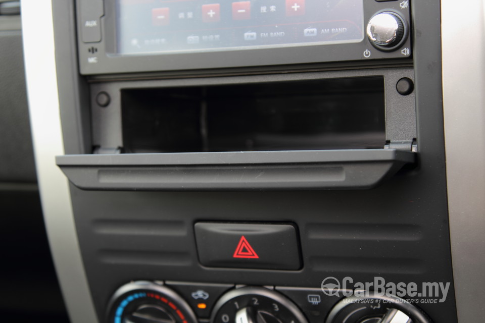 Nissan X-Trail Mk2 Facelift (2013) Interior