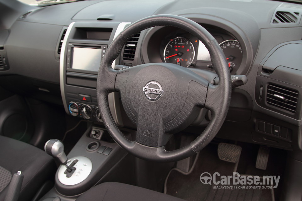 Nissan X-Trail Mk2 Facelift (2013) Interior