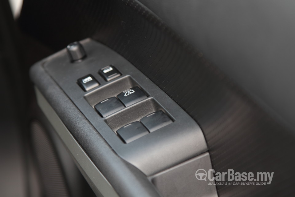 Nissan X-Trail Mk2 Facelift (2013) Interior