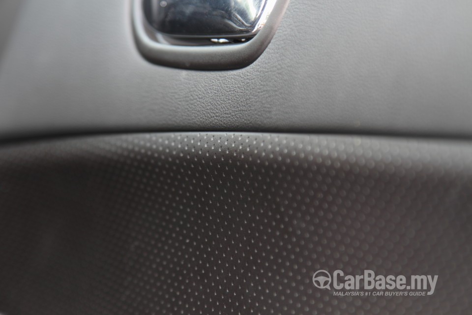 Nissan X-Trail Mk2 Facelift (2013) Interior