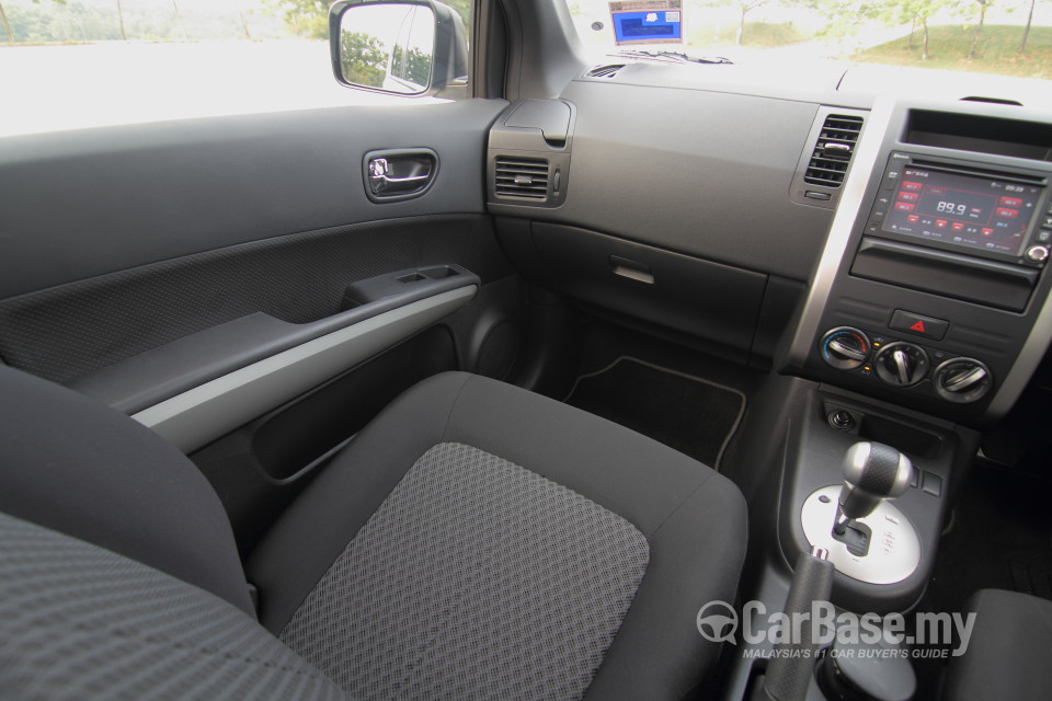 Nissan X-Trail Mk2 Facelift (2013) Interior