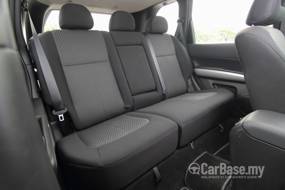 Nissan X-Trail Mk2 Facelift (2013) Interior