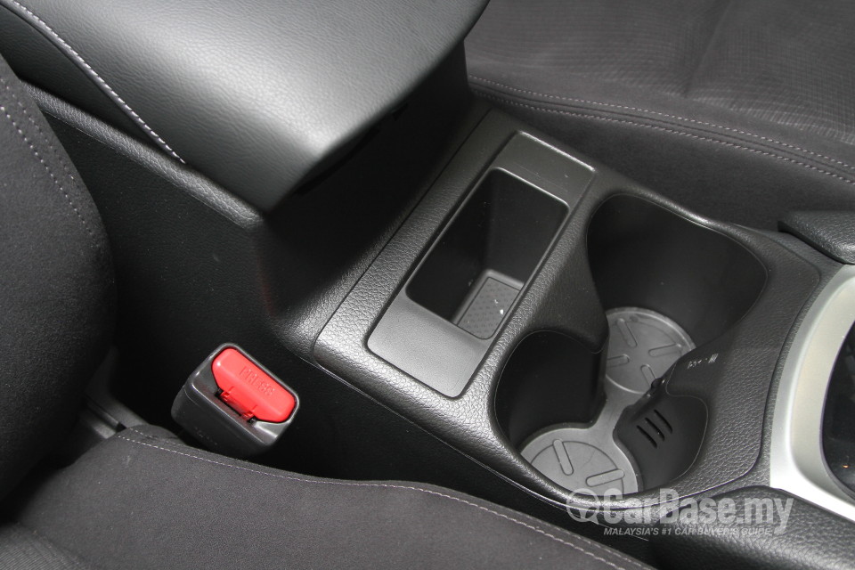 Nissan X-Trail 3rd Gen (2015) Interior