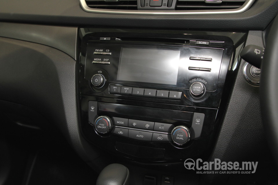 Nissan X-Trail 3rd Gen (2015) Interior