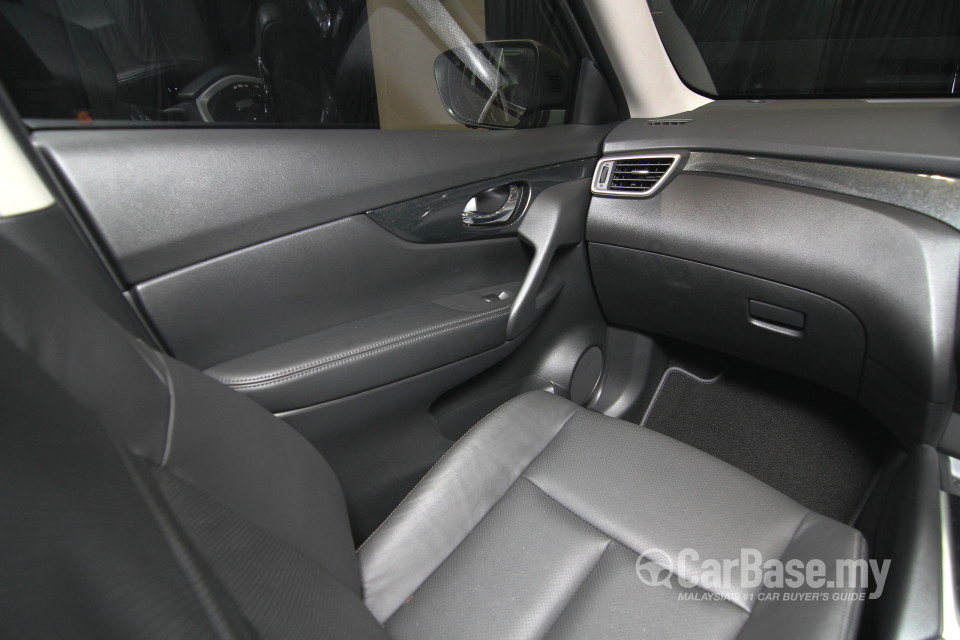 Nissan X-Trail 3rd Gen (2015) Interior