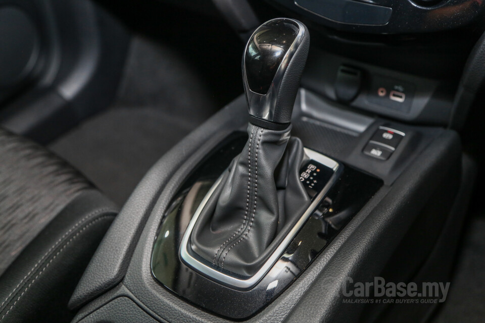 Proton Exora Mk1 RC (2019) Interior