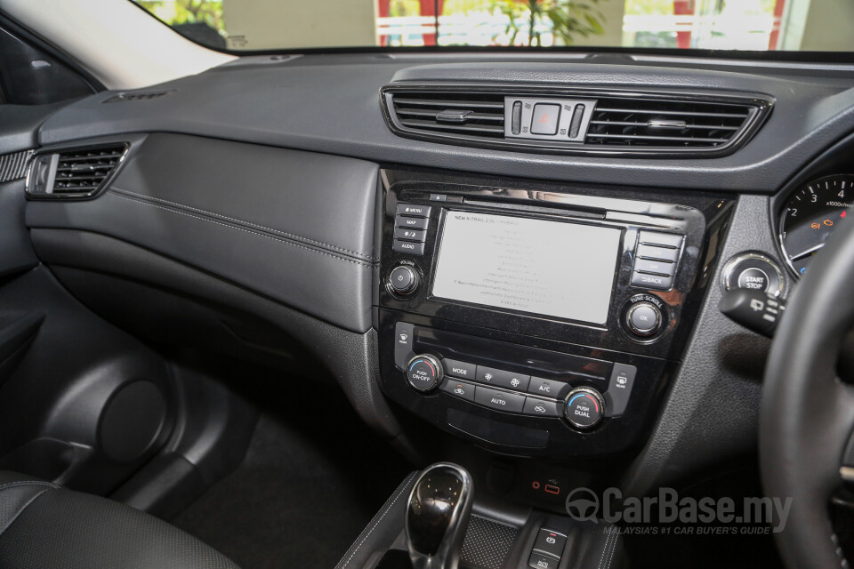 Nissan Navara D23 Facelift (2021) Interior