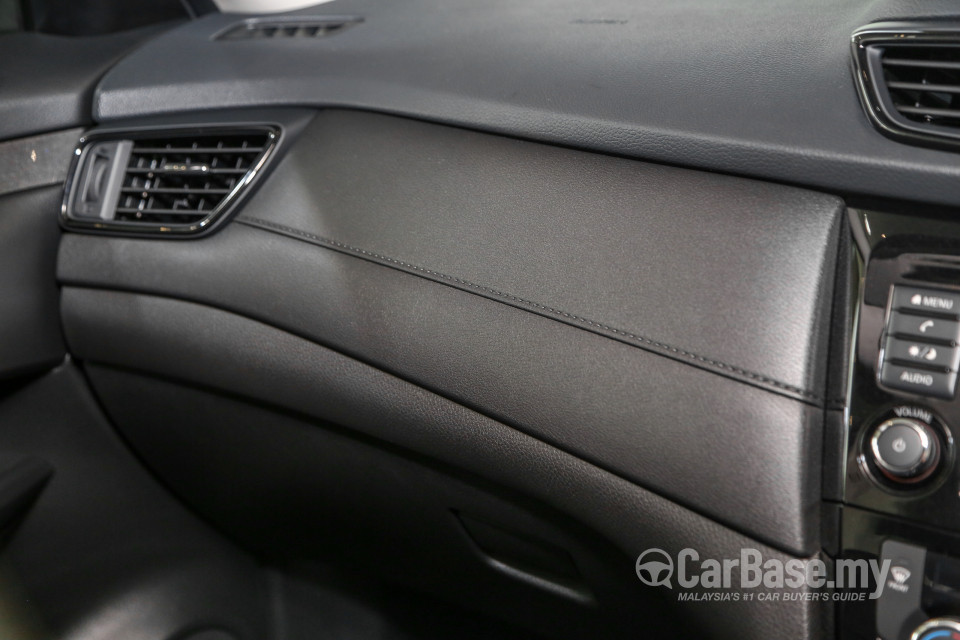 Nissan X-Trail 3rd Gen Facelift  (2019) Interior