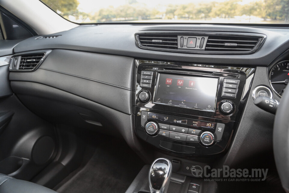 Proton Exora Mk1 RC (2019) Interior