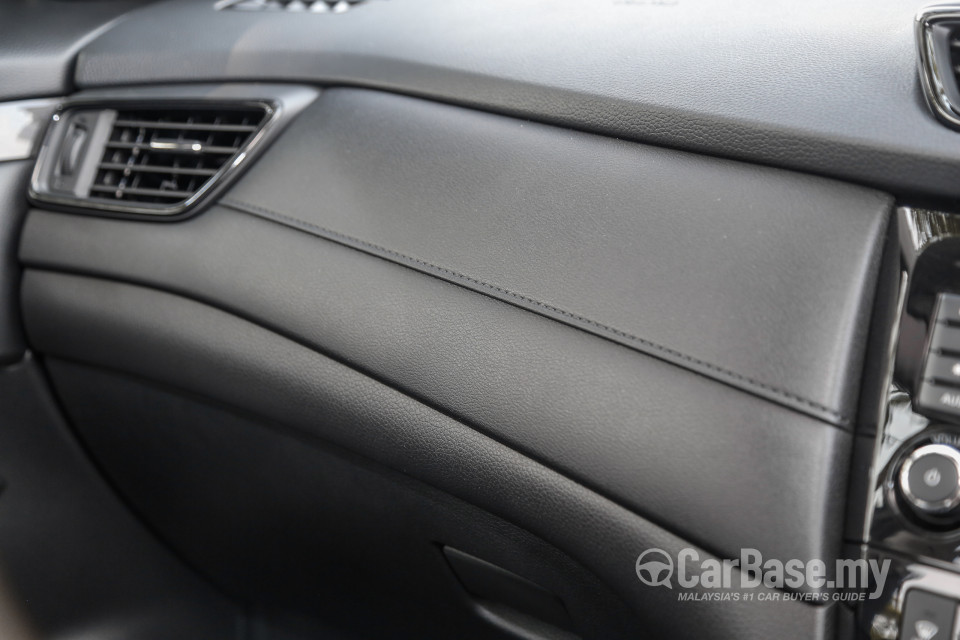Nissan X-Trail 3rd Gen Facelift  (2019) Interior