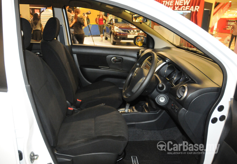 Nissan X-Gear L11 Facelift (2014) Interior