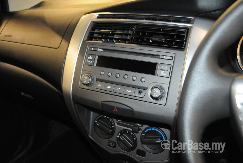 Nissan X-Gear L11 Facelift (2014) Interior
