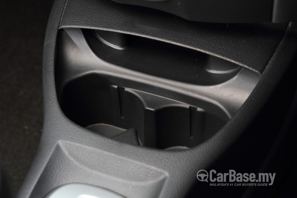 Nissan X-Gear L11 Facelift (2014) Interior