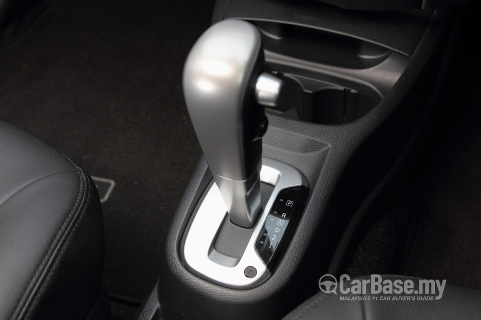 Nissan X-Gear L11 Facelift (2014) Interior