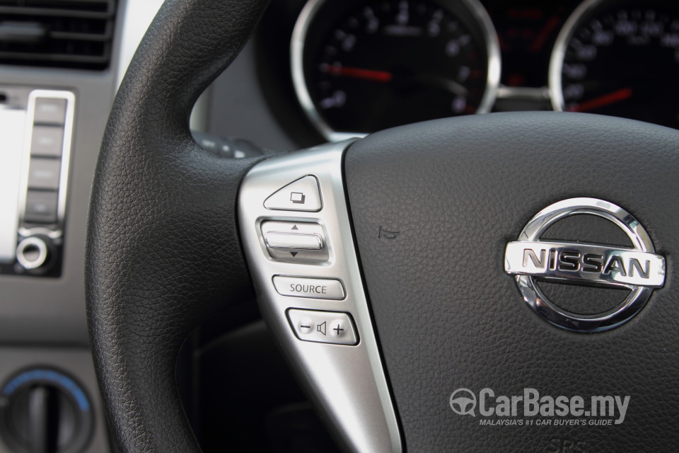 Nissan X-Gear L11 Facelift (2014) Interior