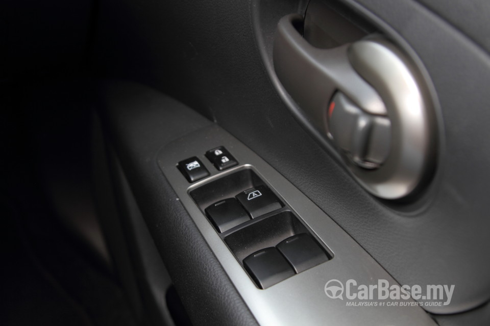 Nissan X-Gear L11 Facelift (2014) Interior