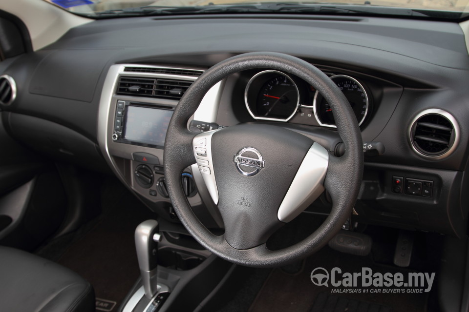 Nissan X-Gear L11 Facelift (2014) Interior