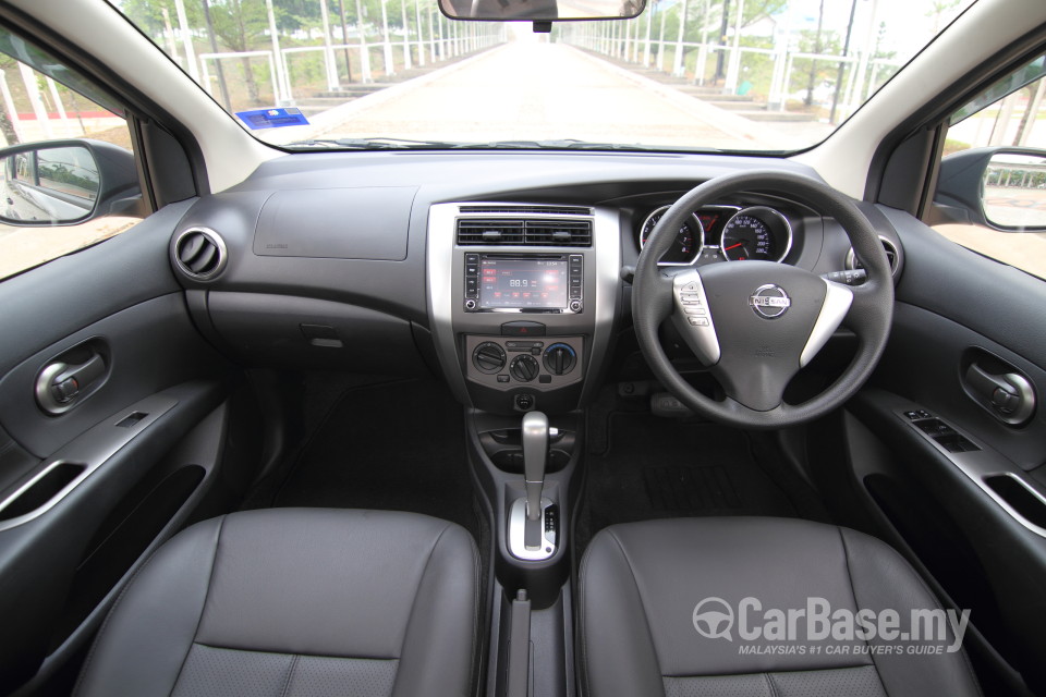 Nissan X-Gear L11 Facelift (2014) Interior